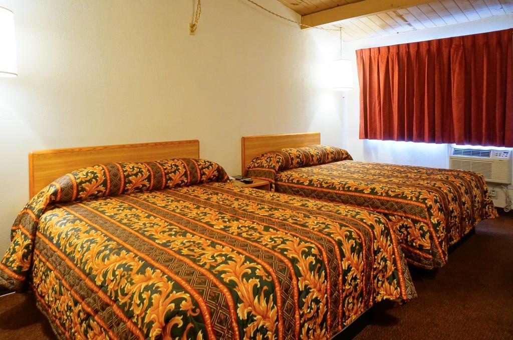 Ez 8 Motel San Jose II מראה חיצוני תמונה