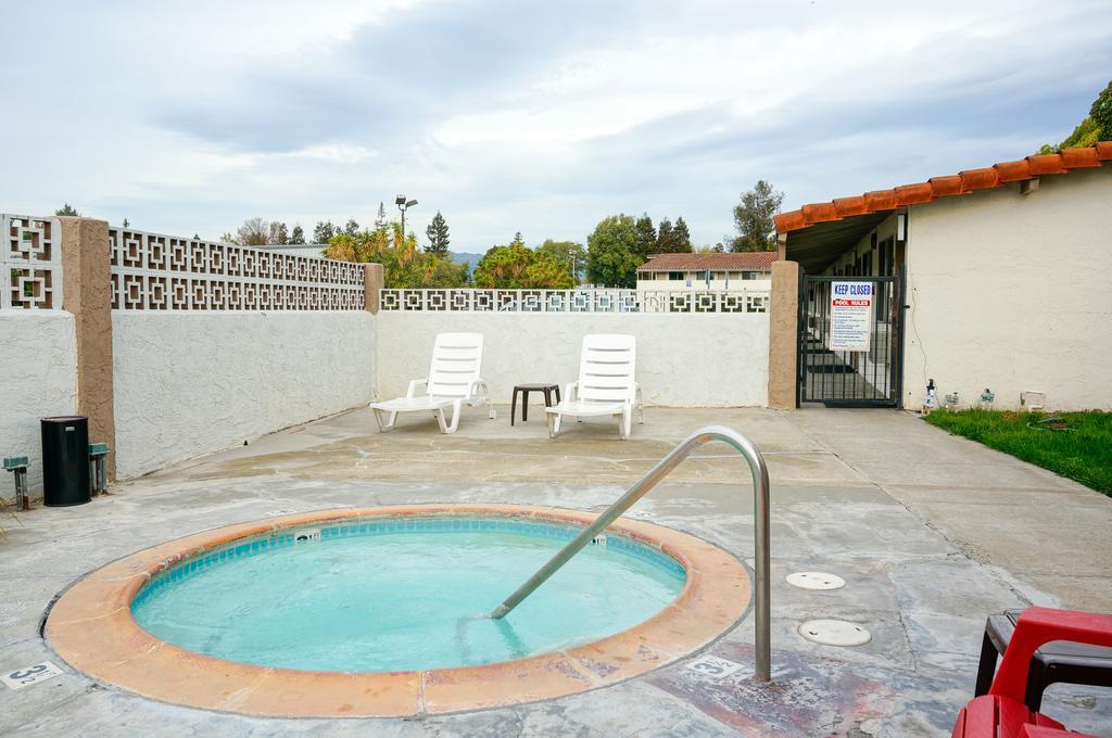 Ez 8 Motel San Jose II מראה חיצוני תמונה