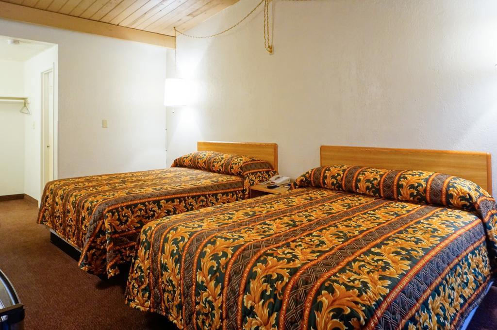 Ez 8 Motel San Jose II חדר תמונה