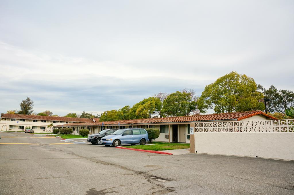 Ez 8 Motel San Jose II מראה חיצוני תמונה