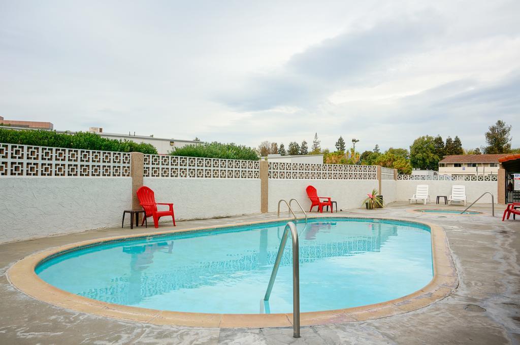 Ez 8 Motel San Jose II מראה חיצוני תמונה