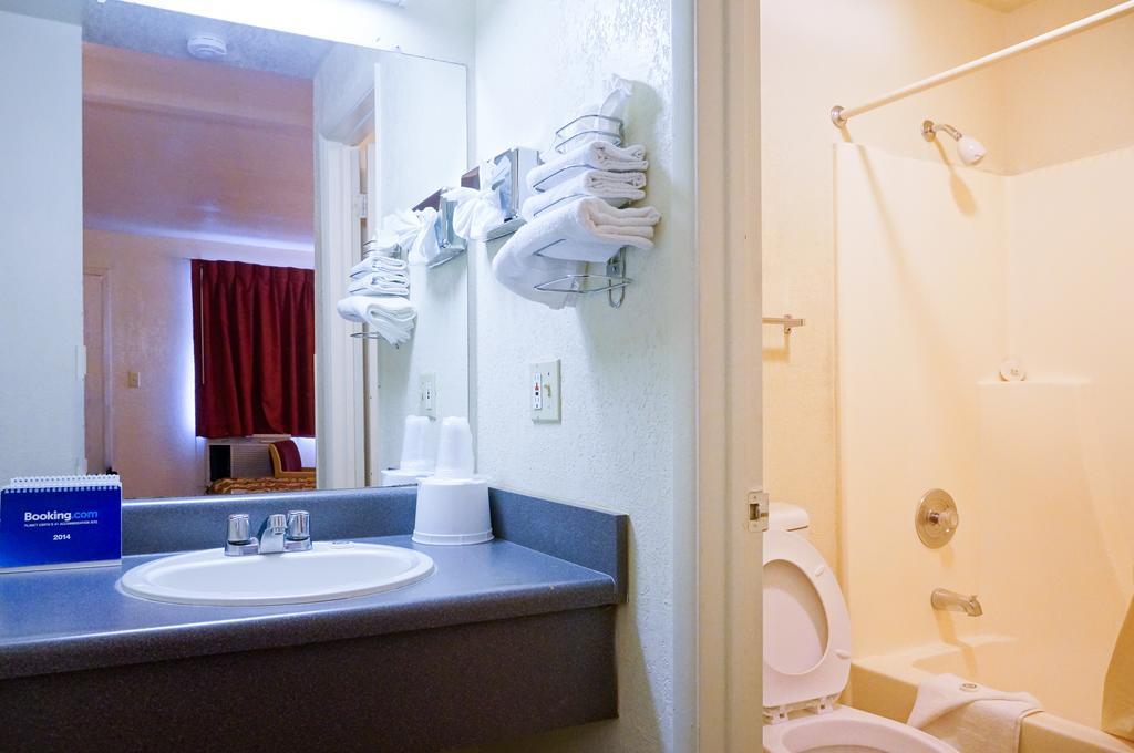 Ez 8 Motel San Jose II חדר תמונה