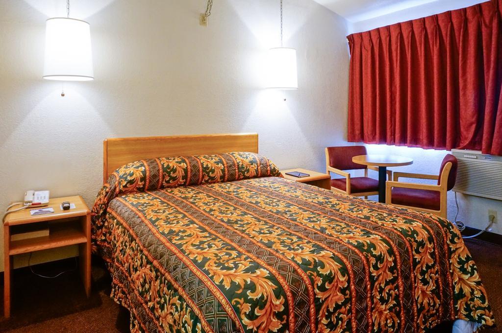 Ez 8 Motel San Jose II מראה חיצוני תמונה