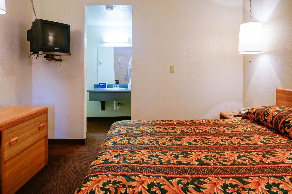 Ez 8 Motel San Jose II חדר תמונה